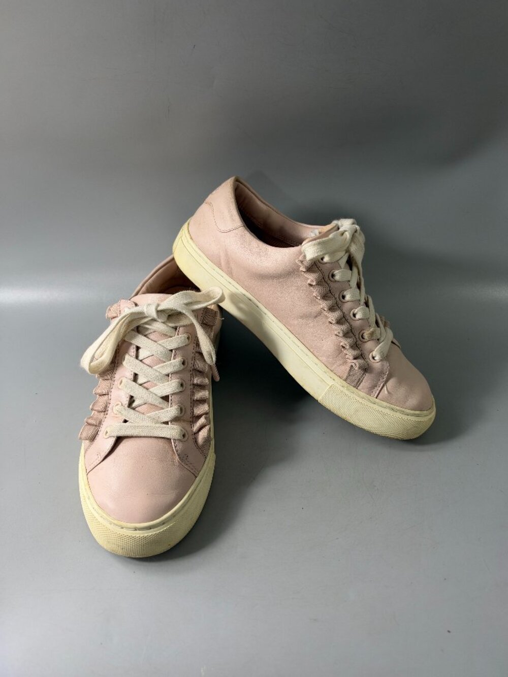 Tory Sport leather ruffle sneakers in a soft pink, Size 7